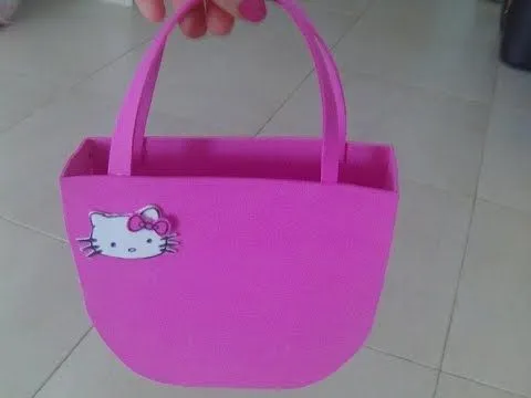 Nuevo bolso Hello Kitty con goma eva - YouTube Nuevo bolso Hello Kitty con goma eva - YouTube