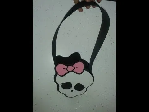 como hacer un bolso (dulcero) Monster high de goma eva (foami ...