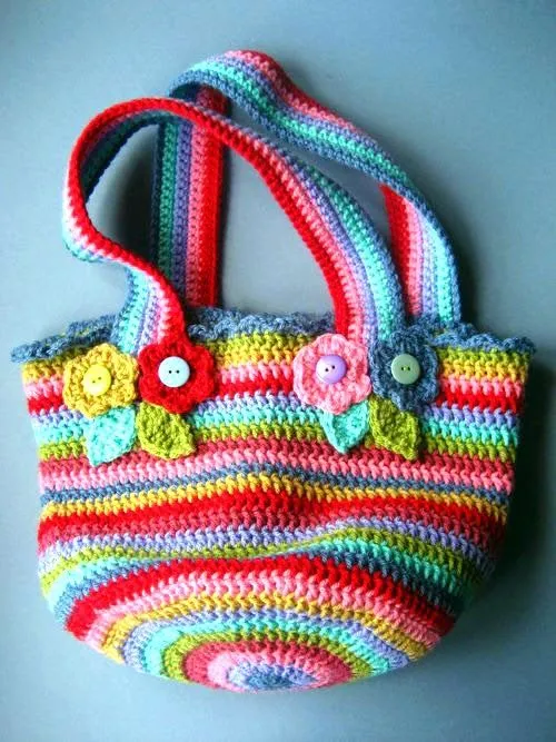 BOLSO MULTICOLOR TEJIDO EN CROCHET PASO A PASO | Patrones Crochet ... BOLSO MULTICOLOR TEJIDO EN CROCHET PASO A PASO | Patrones Crochet ...
