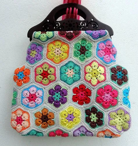 Bolso de flor africana en crochet | Corriendo con Tijeras Bolso de flor africana en crochet | Corriendo con Tijeras
