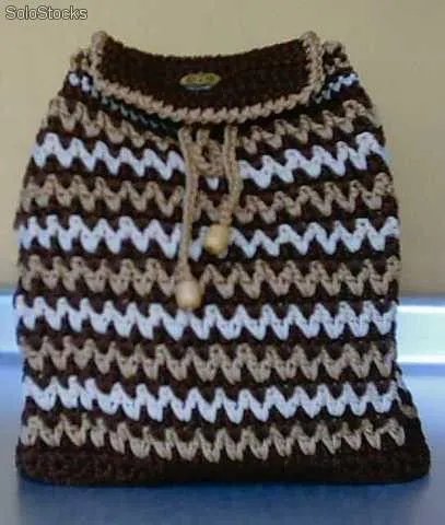 Bolsos con forro y cierre tejidos a Crochet en hilo sintetico. Bolsos con forro y cierre tejidos a Crochet en hilo sintetico.