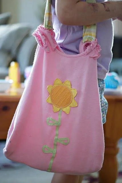 Bolsos para niños con camisetas - Reciclado - Guía de MANUALIDADES Bolsos para niños con camisetas - Reciclado - Guía de MANUALIDADES