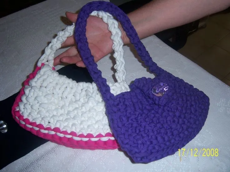 Bolsos tejidos a dos agujas"Totora" | TRAPILLO | Pinterest | Tejidos