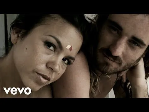 SOMOS DOS - Bomba Estéreo | Letras.com