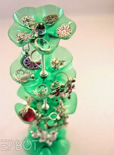 Bonito alhajero hecho con botella de refresco o soda. | Quiero más ...