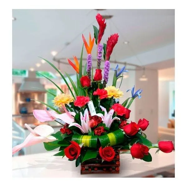 Bonito arreglo floral con rosas rojas | !!!ARREGLOS FLORALES ... Bonito arreglo floral con rosas rojas | !!!ARREGLOS FLORALES ...