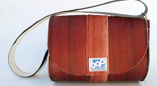 BOP: bolsos con materiales reciclados