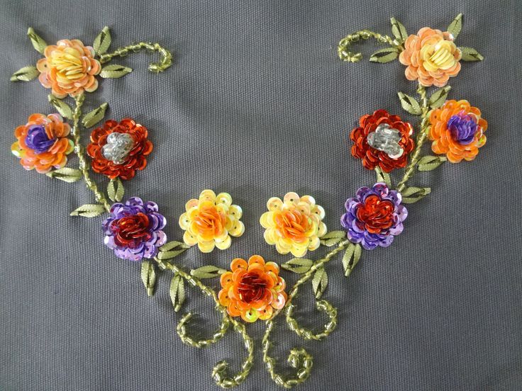 bordado con chaquira on Pinterest | Beads, Bead Weaving and Embroidery