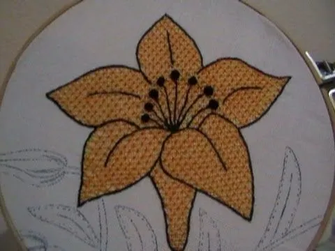 Bordado Fantasia Flor Lily - YouTube