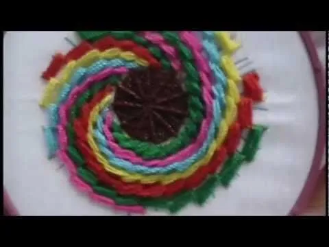 BORDADO FANTASIA -------- SOL REHILETE - YouTube BORDADO FANTASIA -------- SOL REHILETE - YouTube