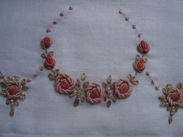 Bordar flores rococo - Imagui