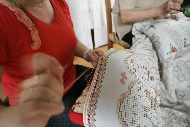Bordados que reinventan sus usos - La Tribuna de Talavera Bordados que reinventan sus usos - La Tribuna de Talavera