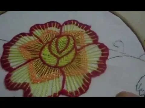Como Bordar Puntada Fantasía Rosa Pequeña - YouTube Como Bordar Puntada Fantasía Rosa Pequeña - YouTube