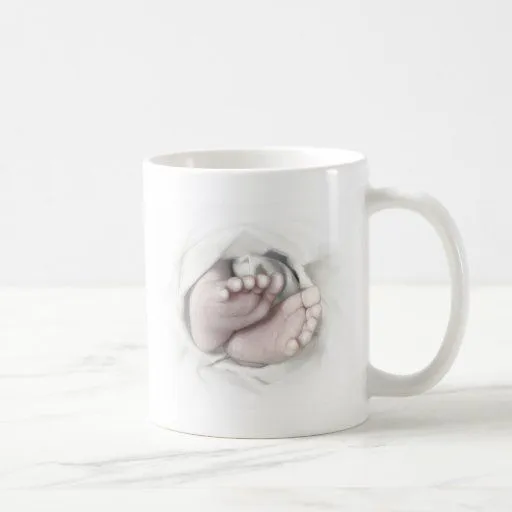 bosquejo recién nacido del lápiz de los pies del b tazas de Zazzle. bosquejo recién nacido del lápiz de los pies del b tazas de Zazzle.