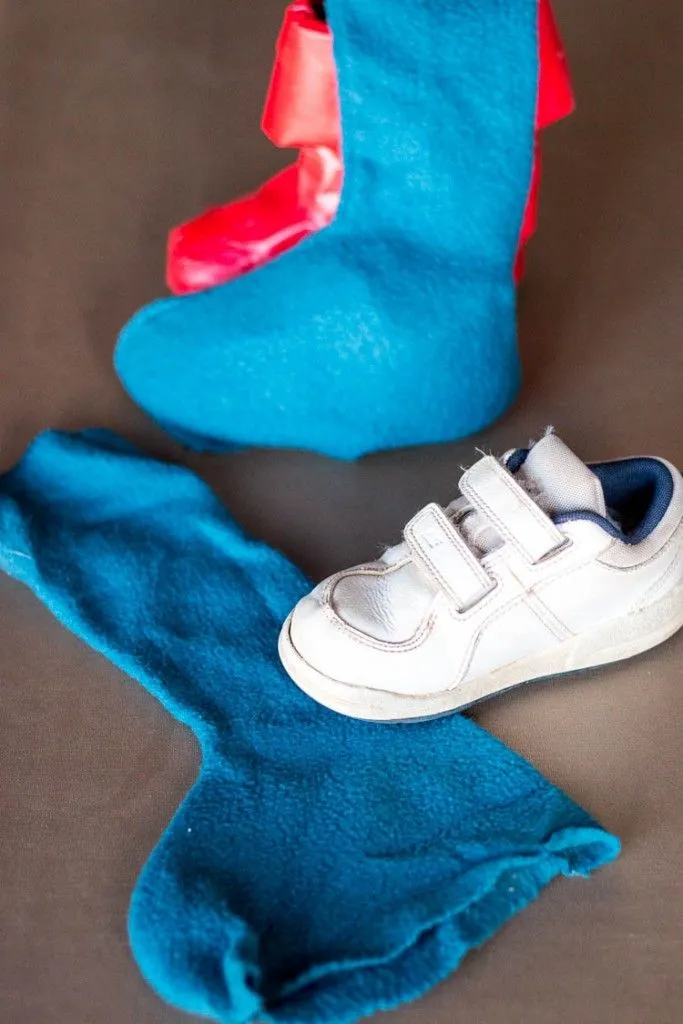 Cómo Hacer unas Botas para un Disfraz de Superhéroes - Cosas Caseras Cómo Hacer unas Botas para un Disfraz de Superhéroes - Cosas Caseras