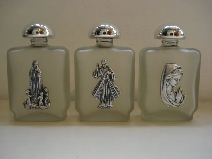 Botellas de agua bendita | Piñata | Pinterest | Agua Bendita