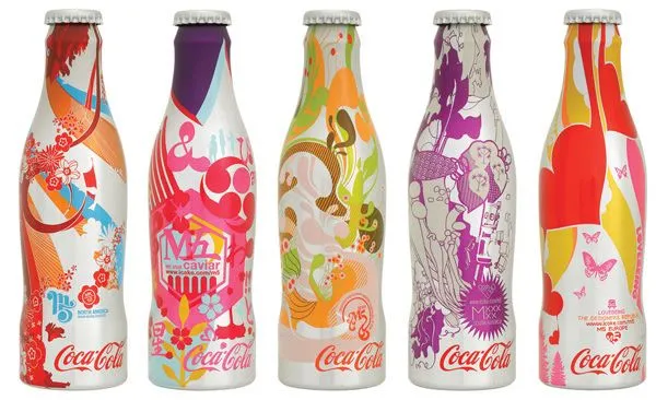 cinco botellas de aluminio con un diseño específico para cada continente y disponibles únicamente en los locales más selectos.