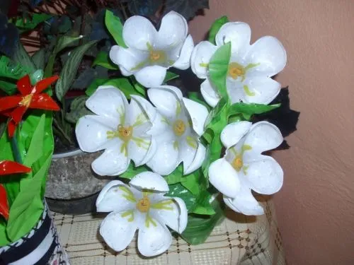 Ideas para reciclar: Flores hechas con pets Ideas para reciclar: Flores hechas con pets