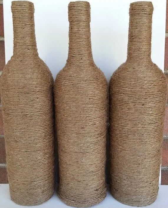 Tres Botellas de vino decoradas con por Daisysgiftsandthings Tres Botellas de vino decoradas con por Daisysgiftsandthings