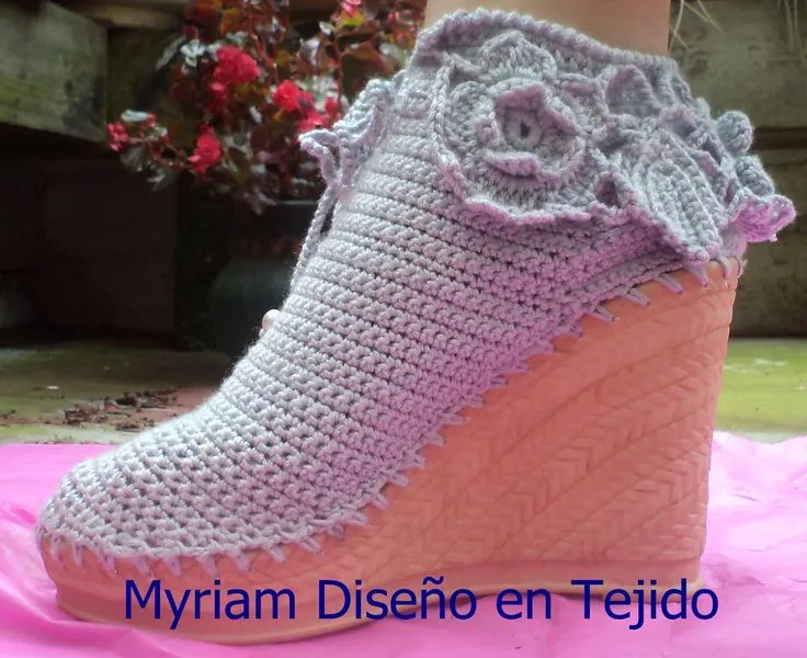 Botín tejido en hilaza con técnica de crochet irlandes | Botines ...