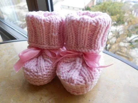 Botitas para Bebe con agujas parte 2 de 3 - YouTube Botitas para Bebe con agujas parte 2 de 3 - YouTube