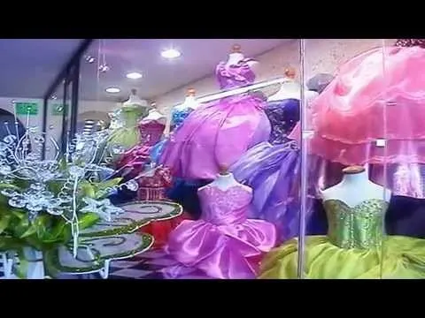 EL Y ELLA BOUTIQUE. vestidos de 15 años - YouTube EL Y ELLA BOUTIQUE. vestidos de 15 años - YouTube