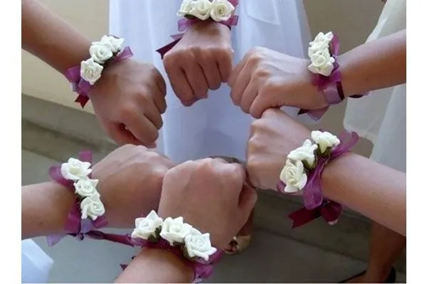 Bracciali di fiori x le damigelle | Matrimonio tema Paris ... Bracciali di fiori x le damigelle | Matrimonio tema Paris ...
