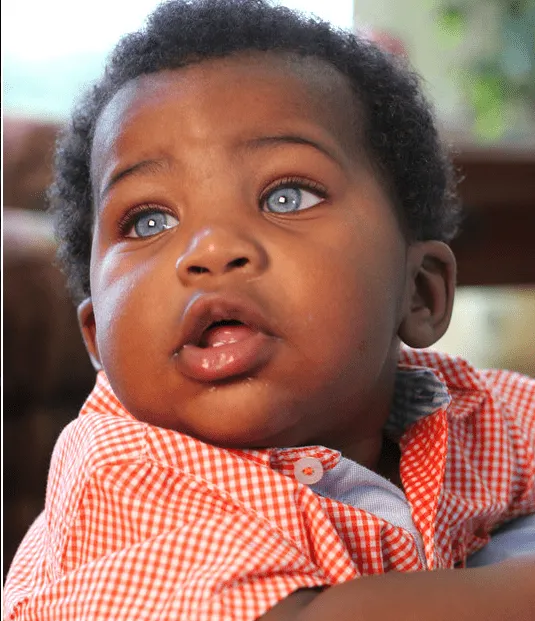 Bebê negro de olhos azuis « Brasil Universo Digital Bebê negro de olhos azuis « Brasil Universo Digital