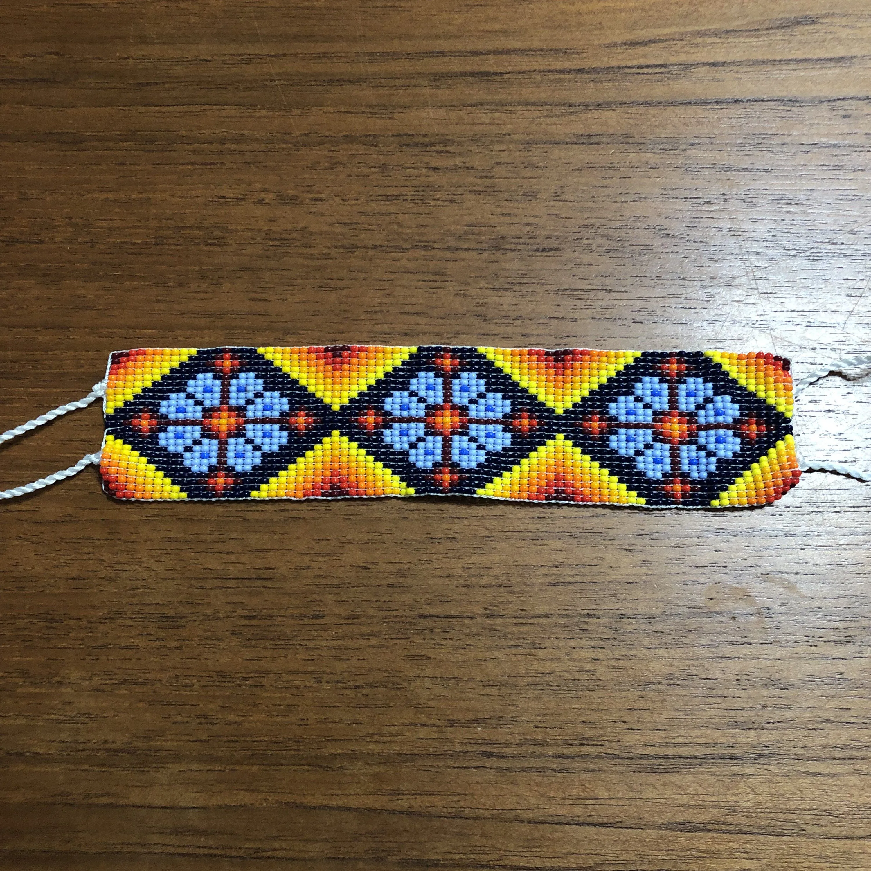 Brazalete con cuentas de chaquira huichol con diseño - Etsy México Brazalete con cuentas de chaquira huichol con diseño - Etsy México