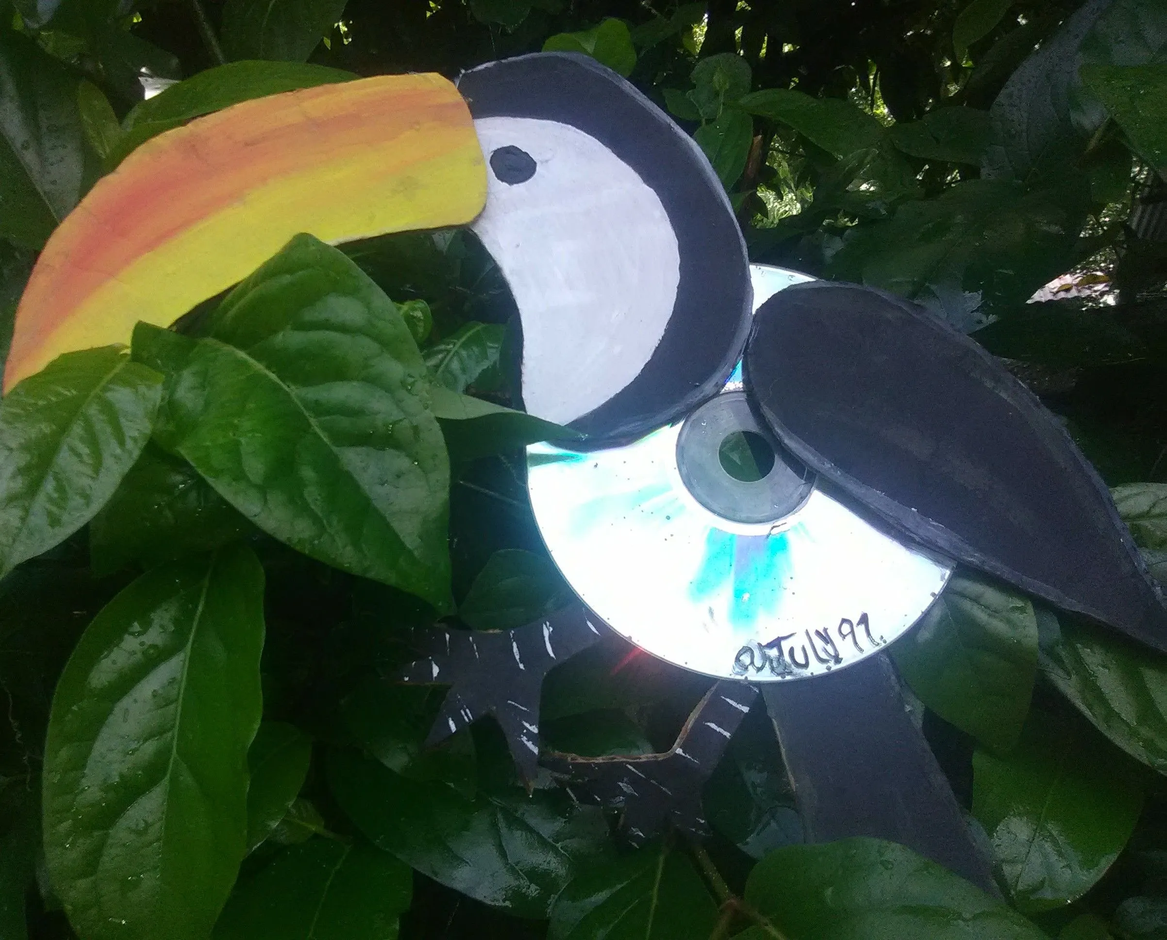Bricolaje/ Paso a paso de como realizar un lindo Tucán con material de provecho. (Cd y Carton)♻️DIY / Step by step of how to make a cute Toucan with useful material. (Cd Bricolaje/ Paso a paso de como realizar un lindo Tucán con material de provecho. (Cd y Carton)♻️DIY / Step by step of how to make a cute Toucan with useful material. (Cd