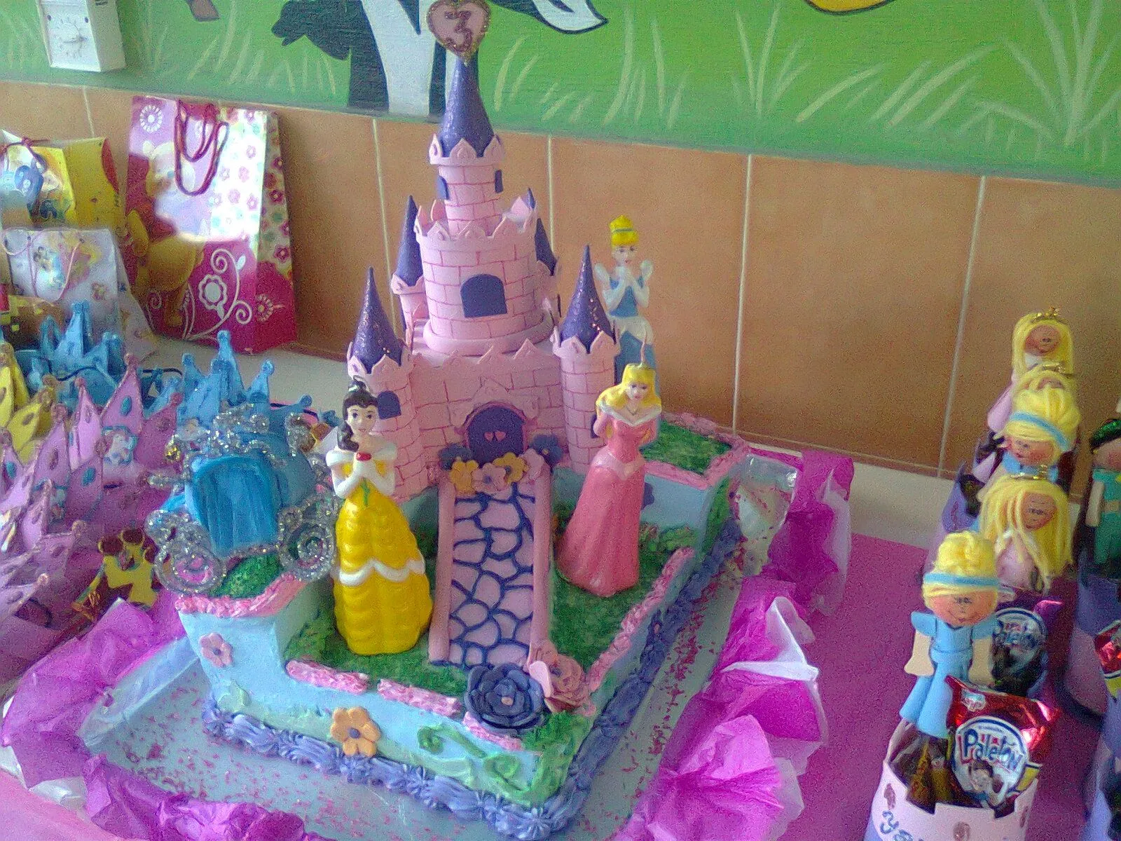 Manualidades de foami de las princesas de Disney - Imagui Manualidades de foami de las princesas de Disney - Imagui