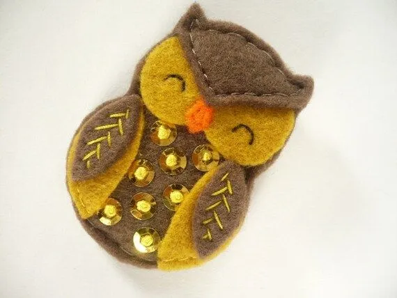 Broche de buho chocolate y mostaza ave broche de por ynelcas