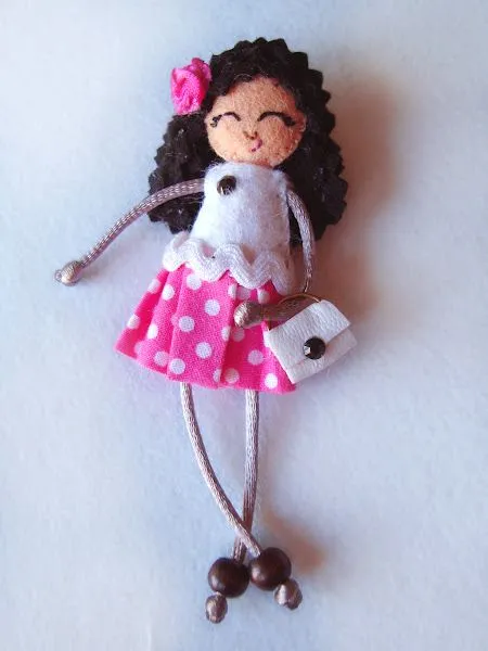 broche muneca | Aprender manualidades es facilisimo. broche muneca | Aprender manualidades es facilisimo.