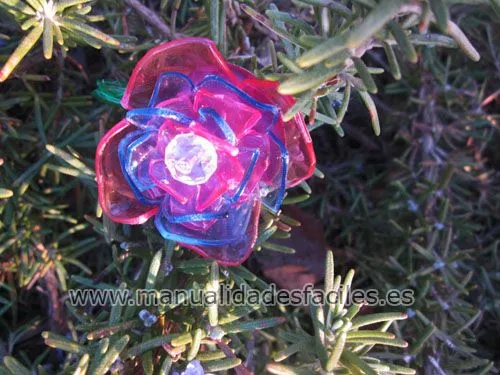 Broche Rosa hecho con envases de PET | Manualidades faciles Broche Rosa hecho con envases de PET | Manualidades faciles