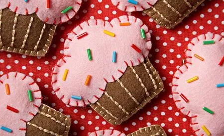Broches fieltro - Cupcakes | Decoraciónes para eventos | Pinterest