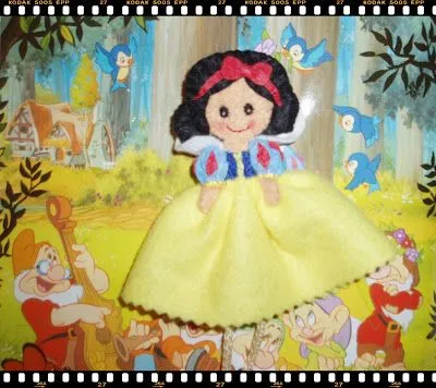 ... broches de fieltro de personajes Disney. El primero que hice fue el de ... broches de fieltro de personajes Disney. El primero que hice fue el de