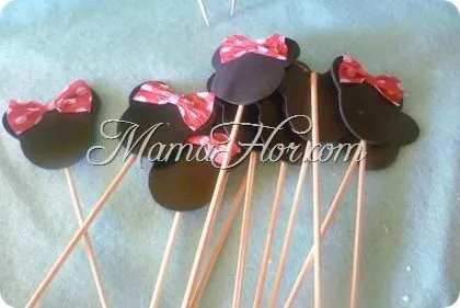 Brocheta de Bombones: Micky Mouse - Manualidades MamaFlor