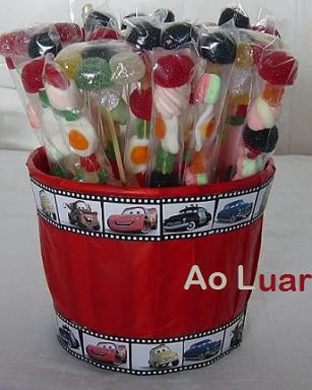 brochetas de bombones | Aprender manualidades es facilisimo.