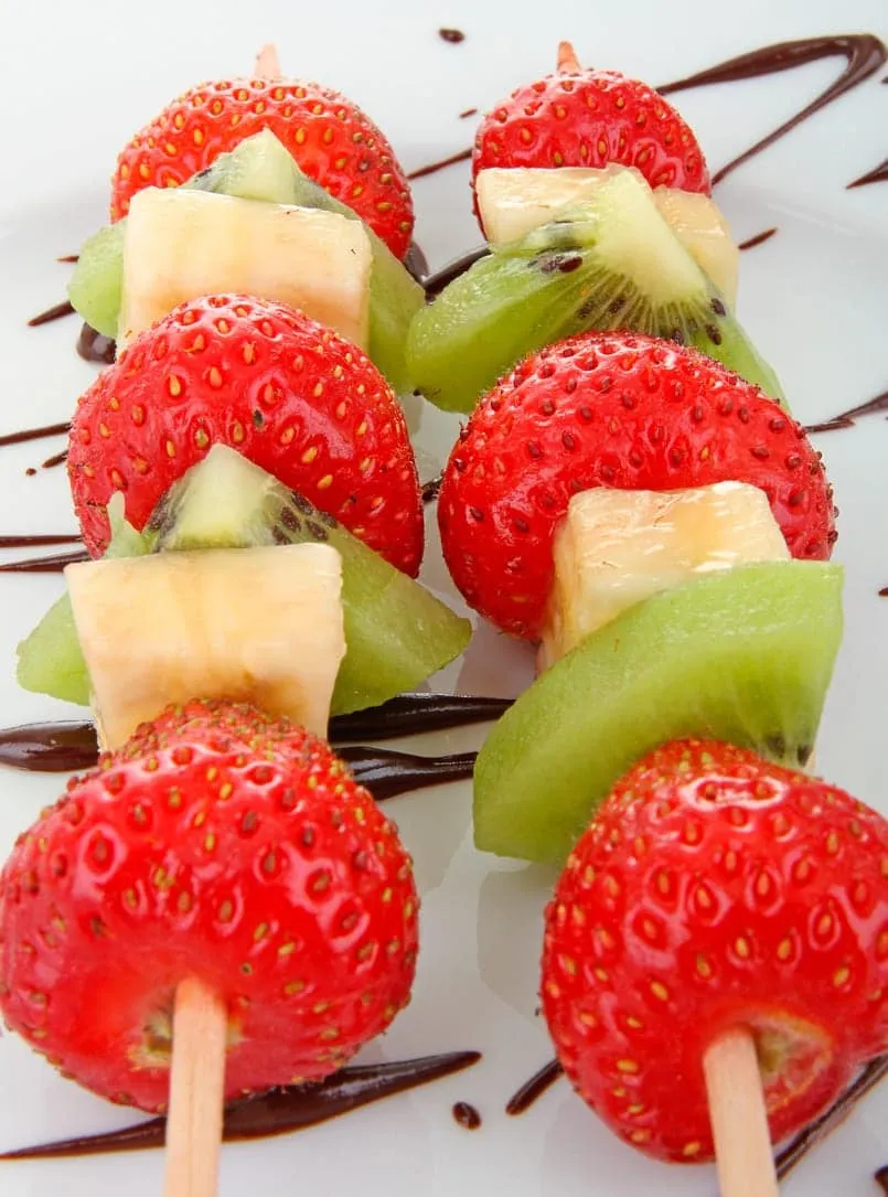5 brochetas de frutas fáciles - Recetín
