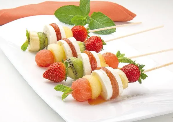 Brochetas de frutas | .SINDROMECREATIVO.