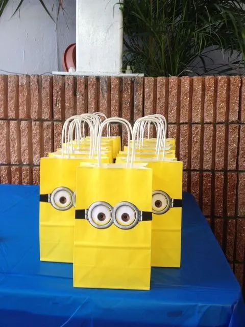 Una Bruja y sus dos Sapitos: Ideas para tu fiesta: Invasión Minion Una Bruja y sus dos Sapitos: Ideas para tu fiesta: Invasión Minion