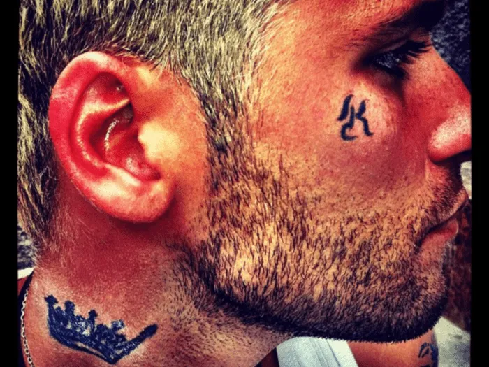 Bruno Gagliasso faz tatuagem no rosto. Veja! - Famosos e TV - R7 Bruno Gagliasso faz tatuagem no rosto. Veja! - Famosos e TV - R7