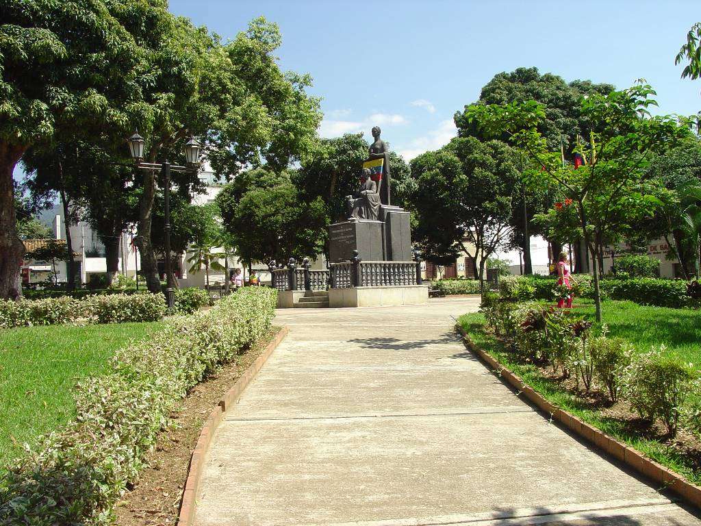 BUCARAMANGA | Recorrido por los parques - Page 3 - SkyscraperCity