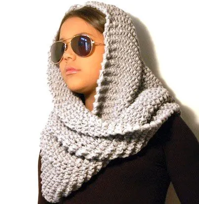 Cómo hacer una bufanda modelo infinito en trapillo | El blog de ... Cómo hacer una bufanda modelo infinito en trapillo | El blog de ...