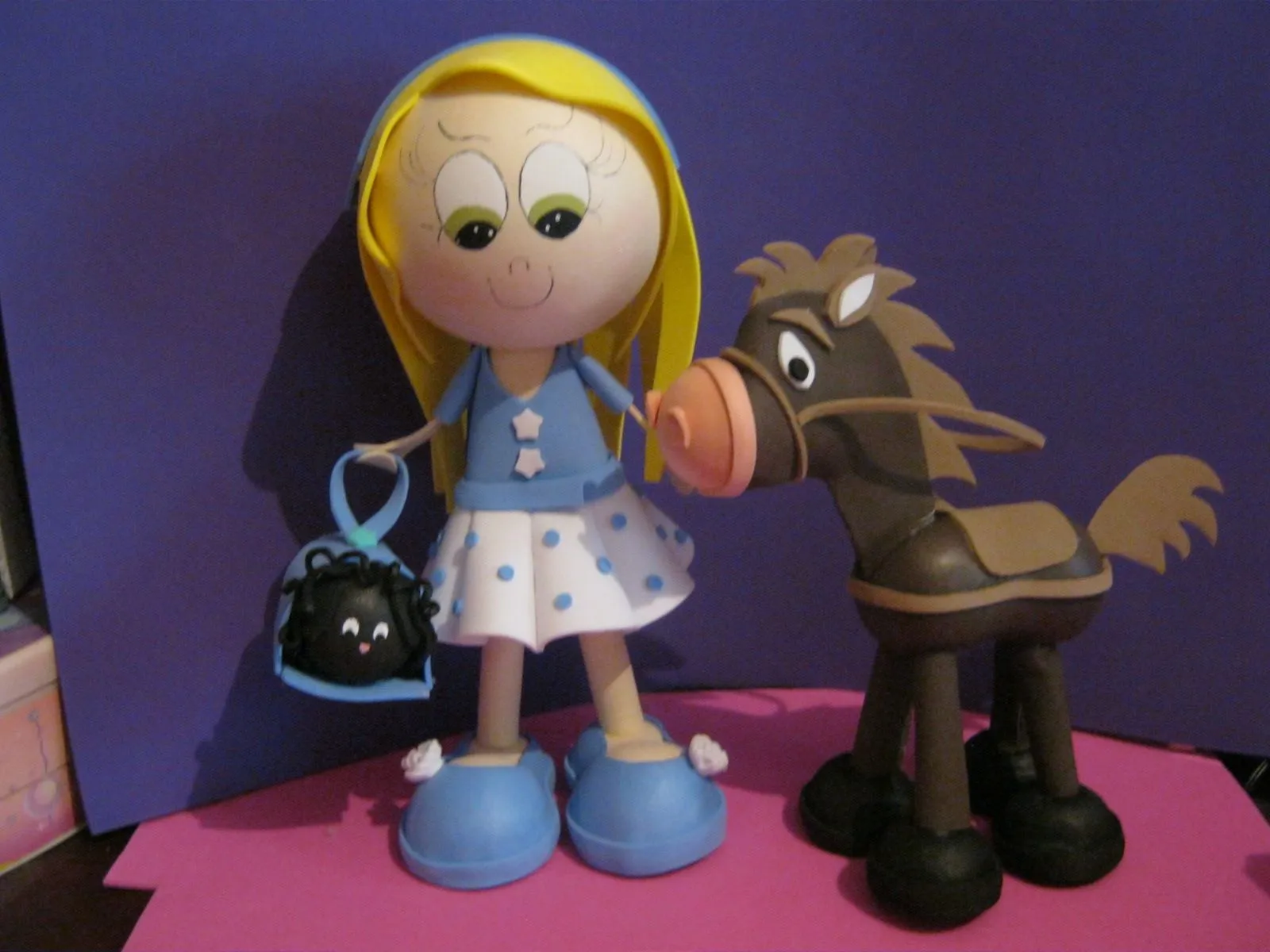 Caballos de goma eva - Imagui