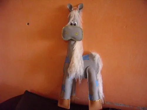 Caballos de goma eva - Imagui