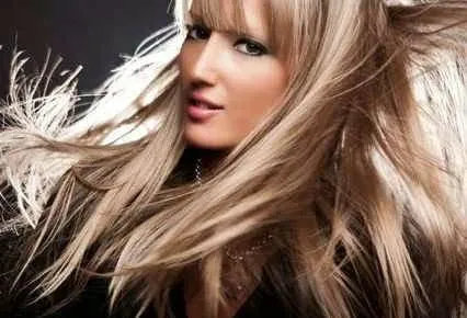 Mechas beige en cabello chocolate - Imagui