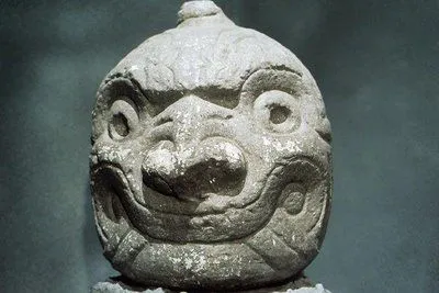 Las cabezas Clavas de Chavin