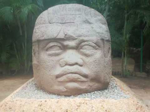 Cabezas colosales - YouTube