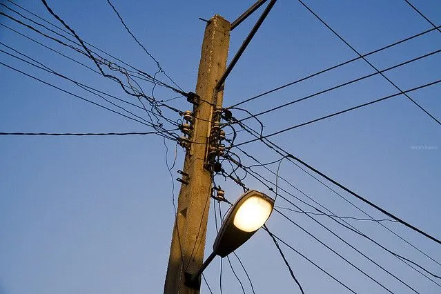 Cables y postes de luz cubanos y populares. | Flickr - Photo Sharing!
